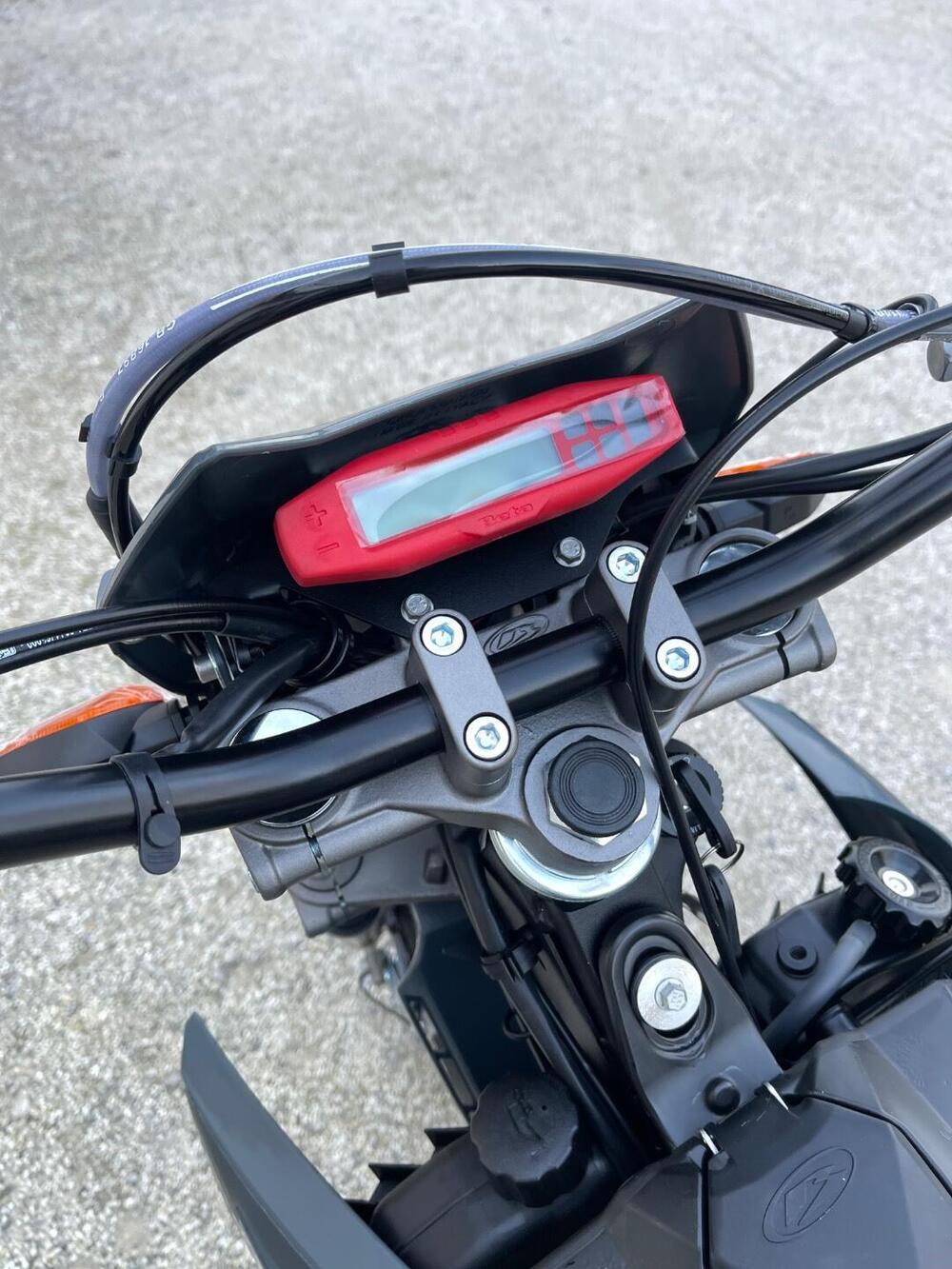 Betamotor RR 50 Motard - X Special Edition (2024 - 26) (4)