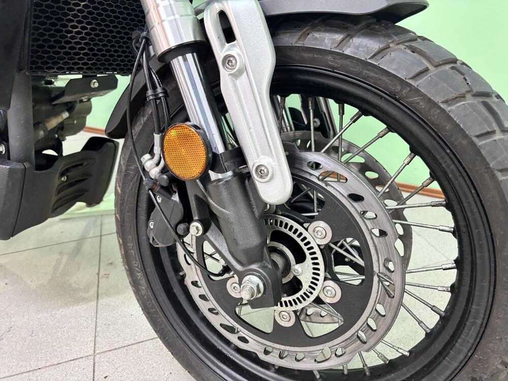 Voge Trofeo 300AC (2021 - 26) (5)