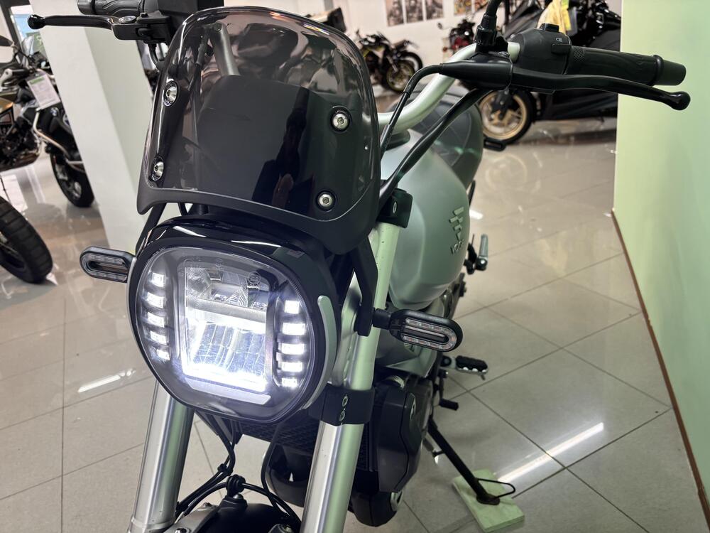 Voge Trofeo 300AC (2021 - 26) (8)