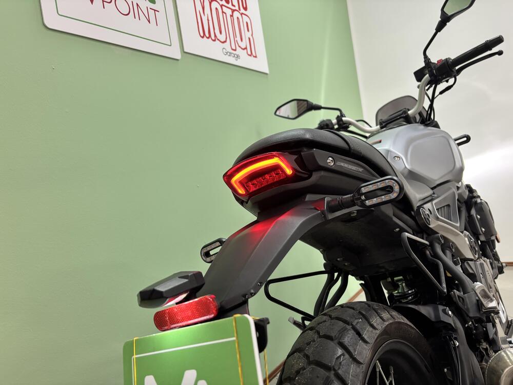 Voge Trofeo 300AC (2021 - 26) (10)