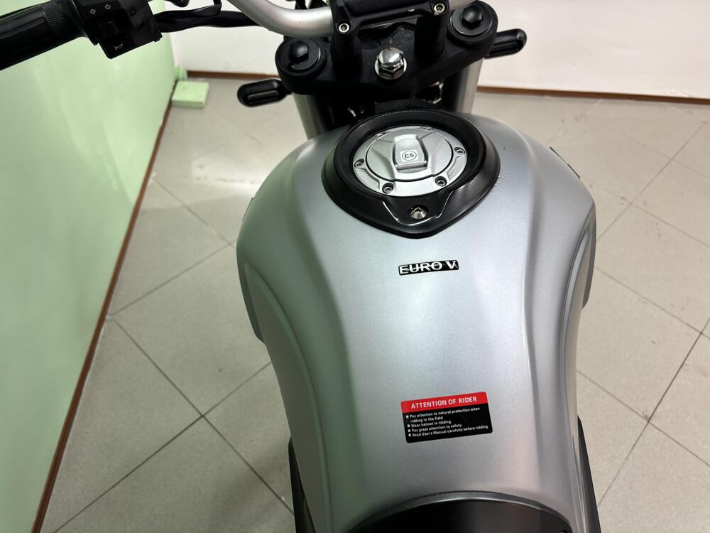 Voge Trofeo 300AC (2021 - 26) (12)