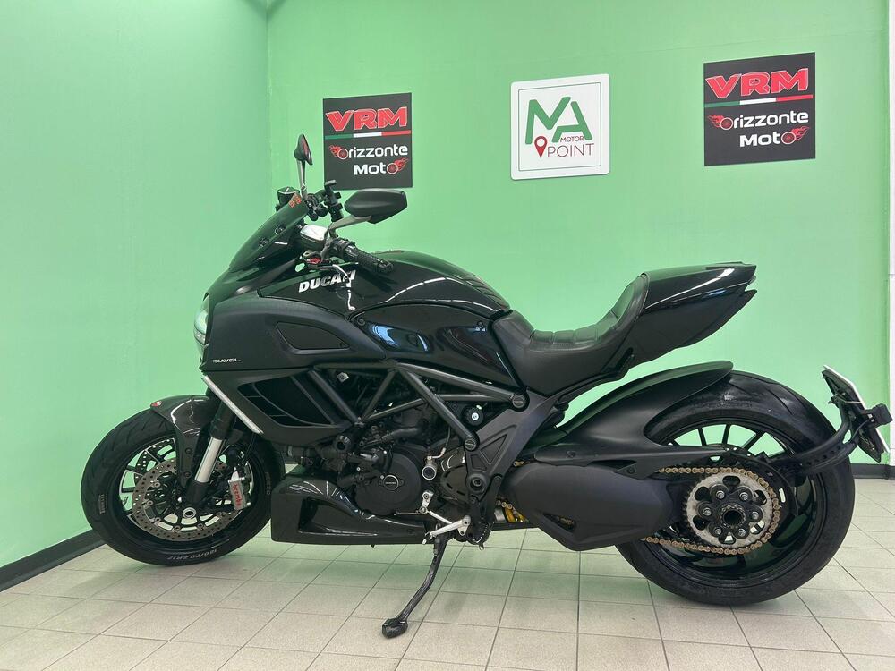 Ducati Diavel 1200 Dark (2012 - 13) (2)