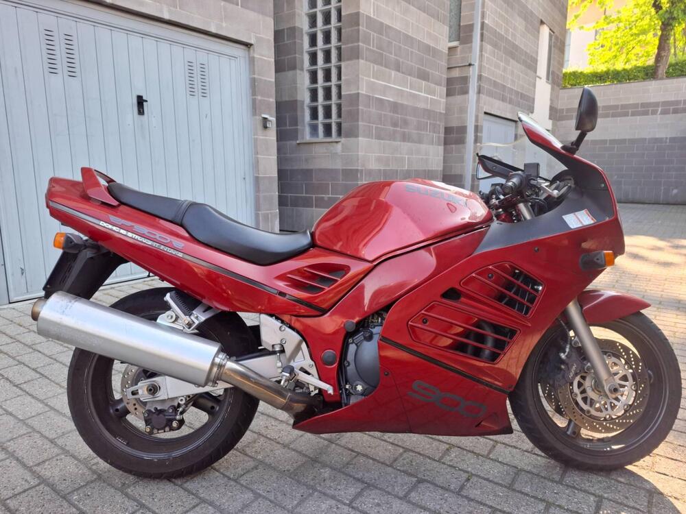 Suzuki RF 900 R (3)