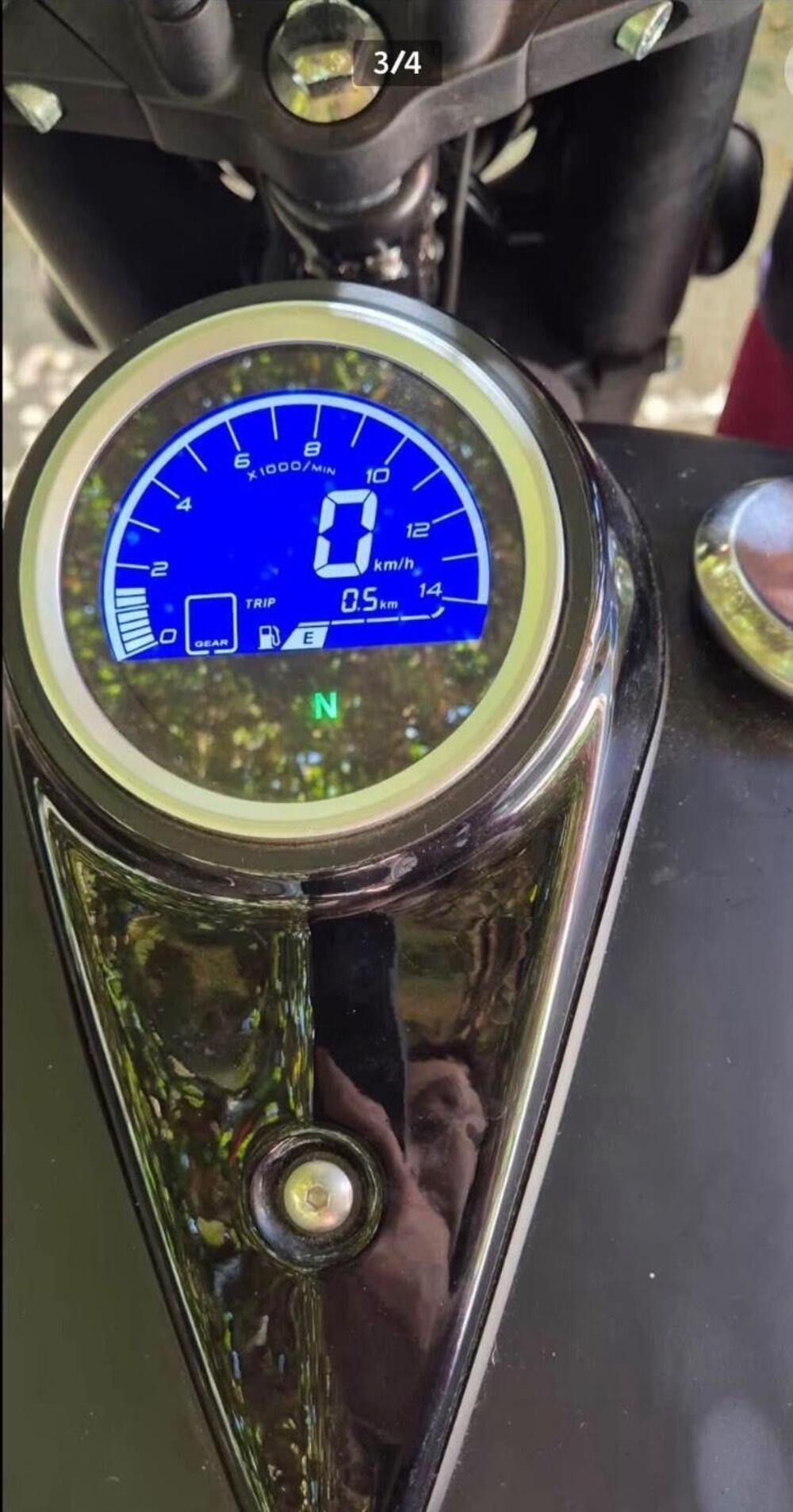 Um Italia Renegade Commando 125 (2023 - 26) (3)