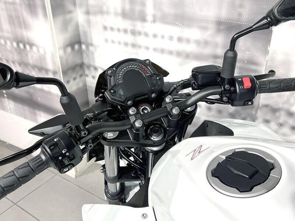 Kawasaki Z 400 (2023) (6)