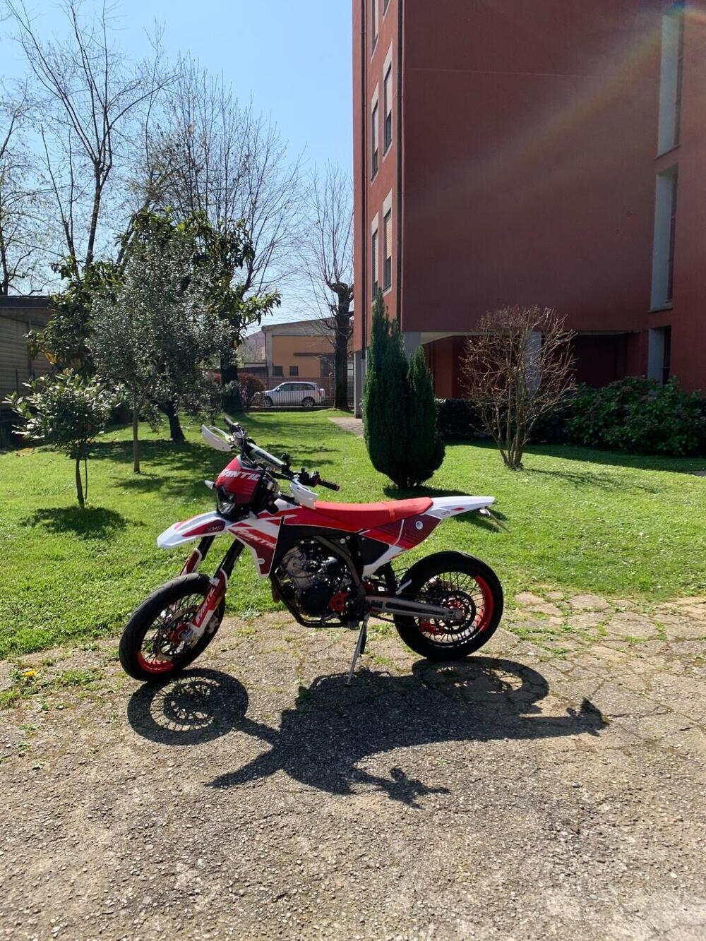 Fantic Motor XMF 125 Motard Performance 4T (2023 - 24) (2)