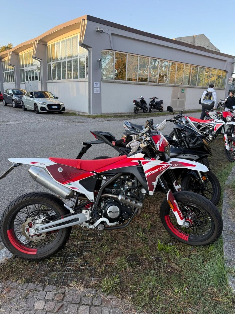 Fantic Motor XMF 125 Motard Performance 4T (2023 - 24) (3)