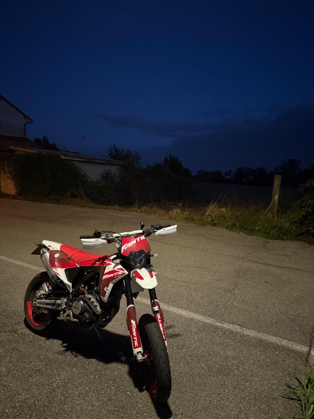 Fantic Motor XMF 125 Motard Performance 4T (2023 - 24) (4)