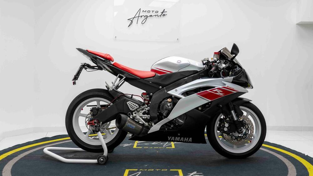 Yamaha YZF R6 (2008 - 09) (2)