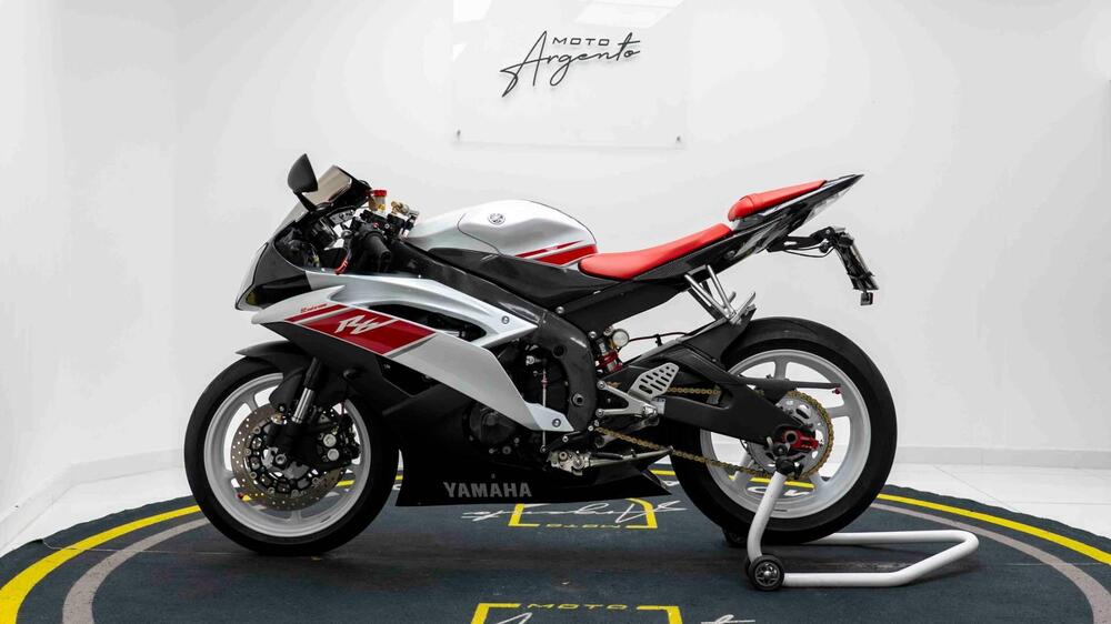 Yamaha YZF R6 (2008 - 09) (6)