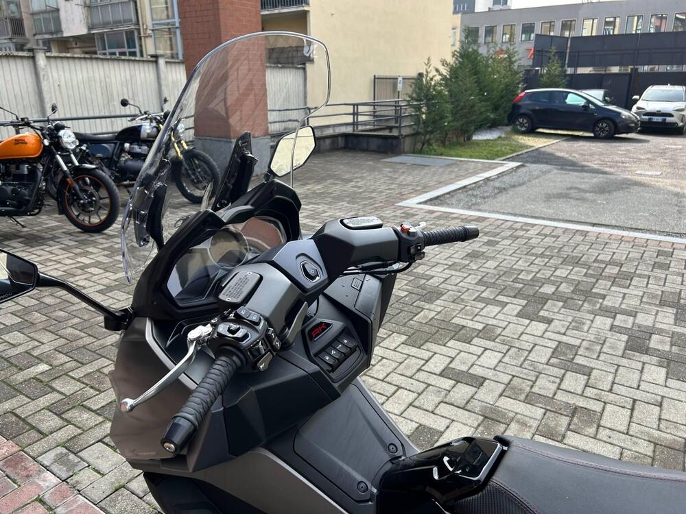 Kymco AK 550 Premium (2023 - 25) (6)