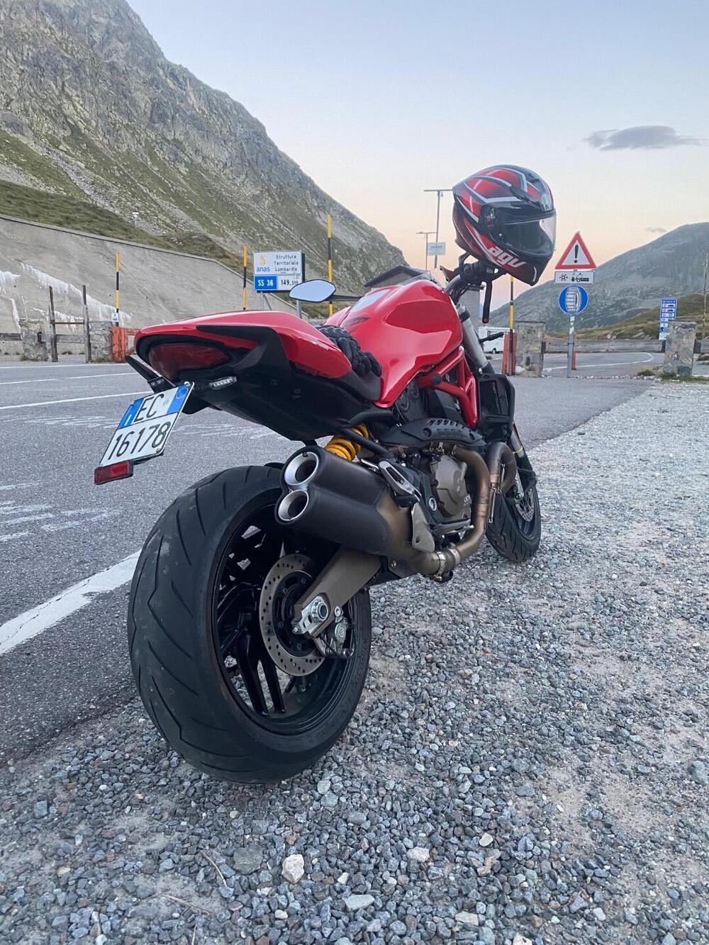 Ducati Monster 821 ABS (2014 - 17) (2)