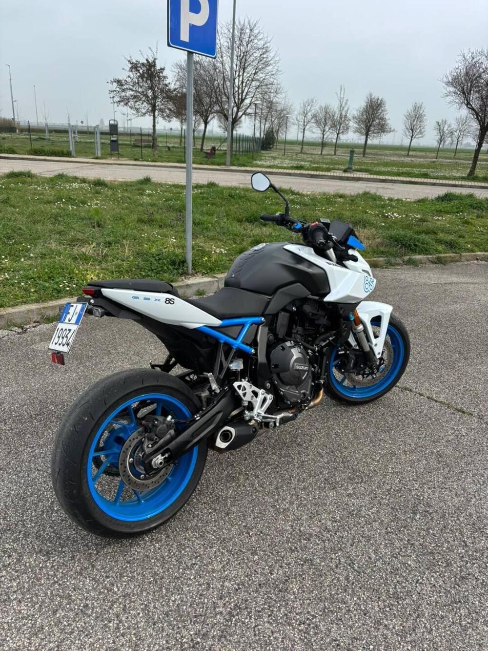 Suzuki GSX-8S (2023 - 24) (4)