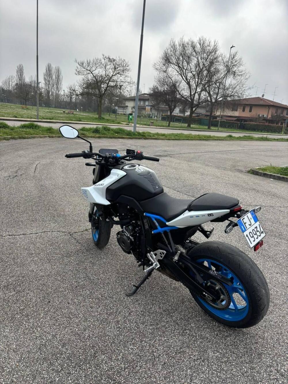 Suzuki GSX-8S (2023 - 24) (5)