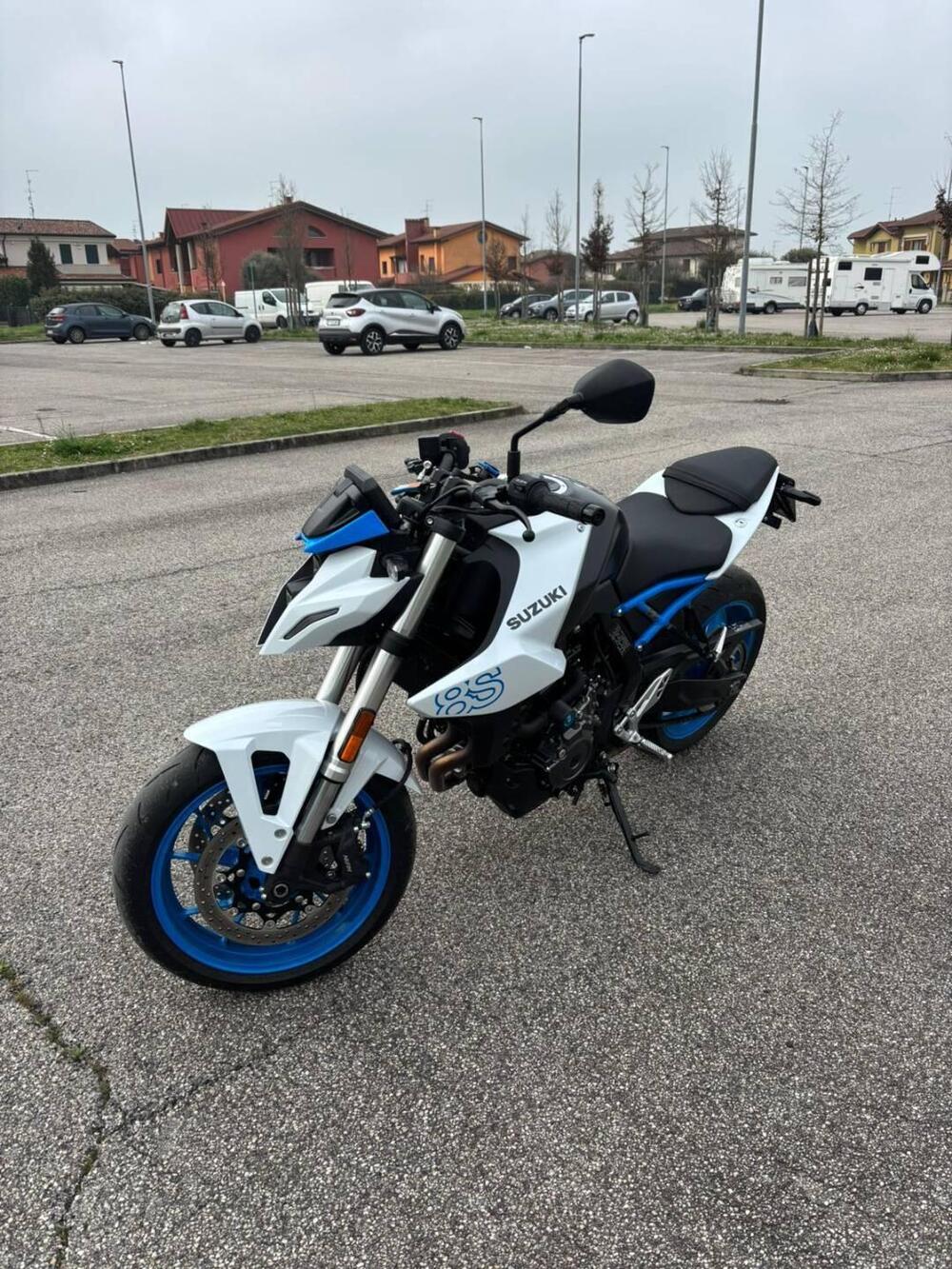 Suzuki GSX-8S (2023 - 24) (3)