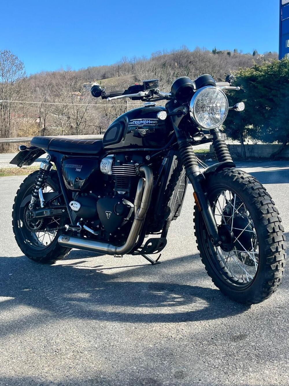Triumph Bonneville T100 Stealth Edition (2024) (2)