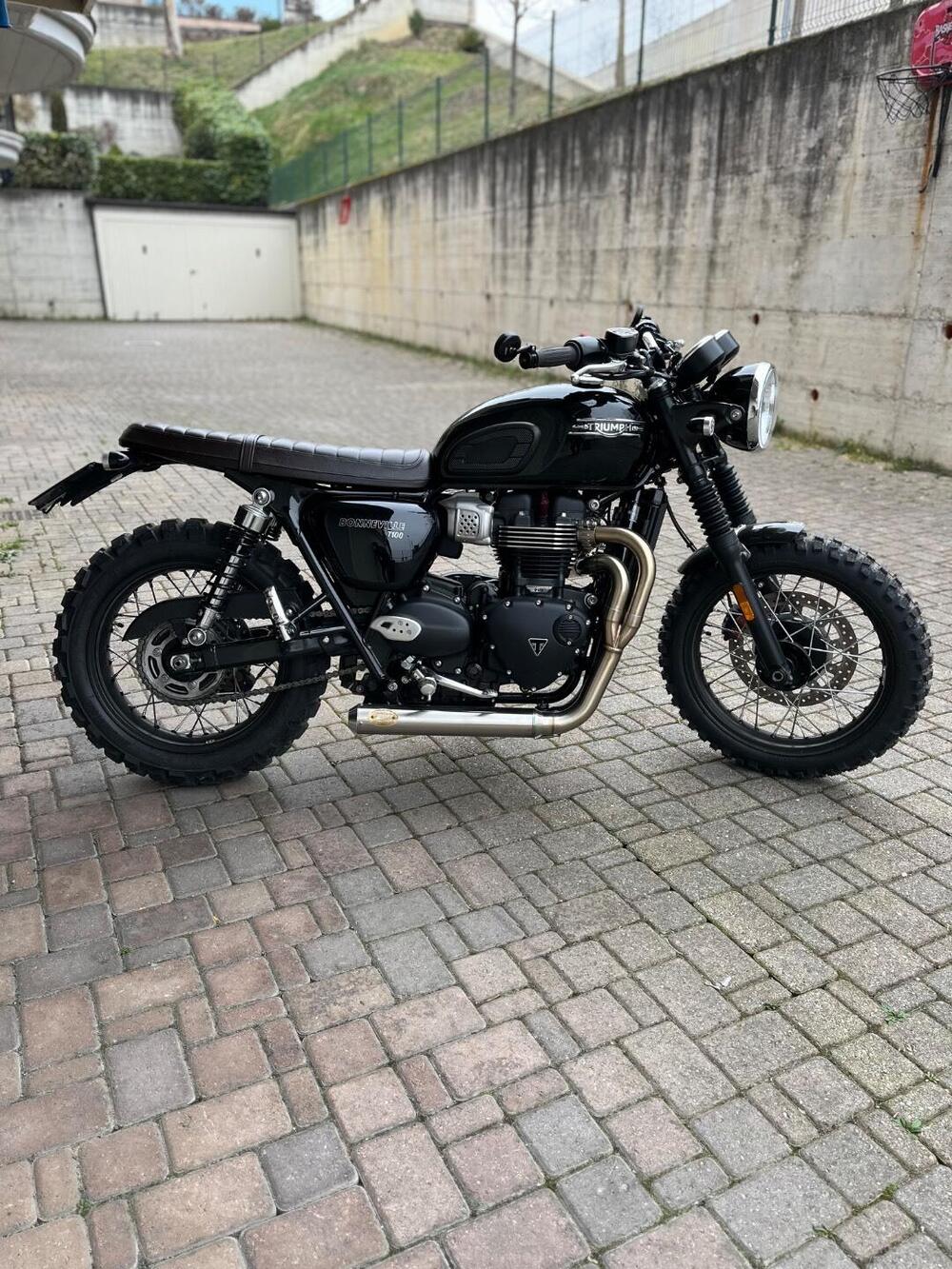 Triumph Bonneville T100 Stealth Edition (2024) (6)