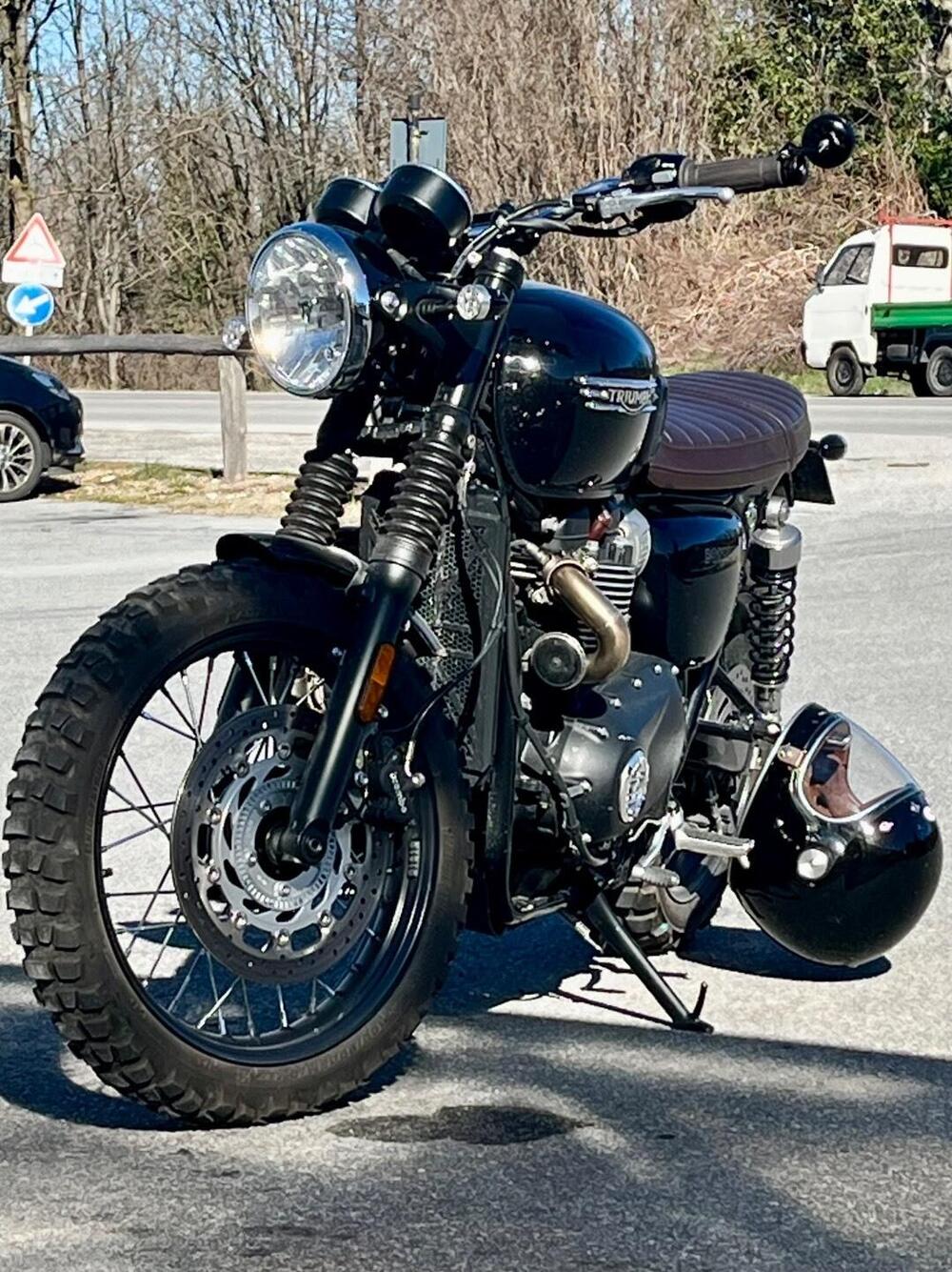 Triumph Bonneville T100 Stealth Edition (2024) (10)