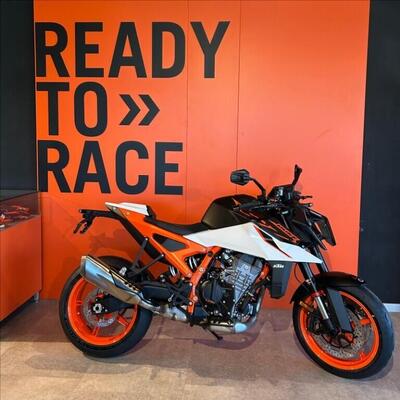 KTM 990 Duke R (2026) nuova