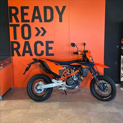 KTM 690 SMC R (2026) nuova