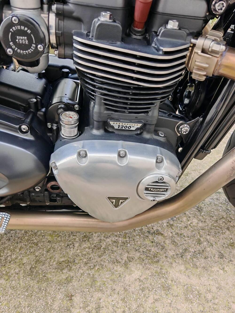 Triumph Thruxton 1200 R (2017 - 20) (12)