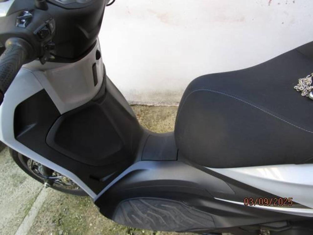 Piaggio Beverly 400 (2025 - 26) (5)