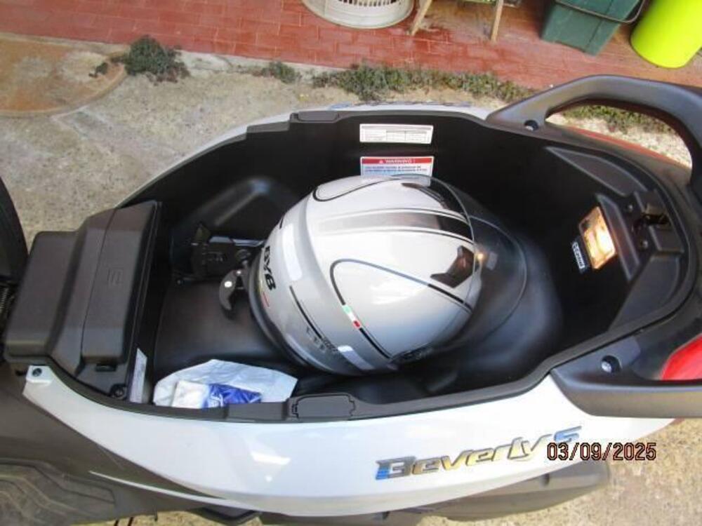 Piaggio Beverly 400 (2025 - 26) (6)