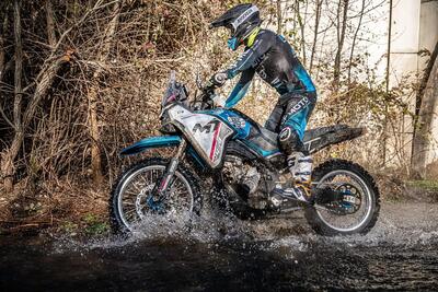 Mario Rom&aacute;n vince al debutto con la CFMoto 450MT