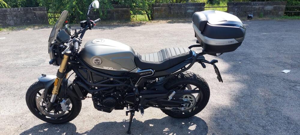 Benelli Leoncino 800 (2022 - 26)
