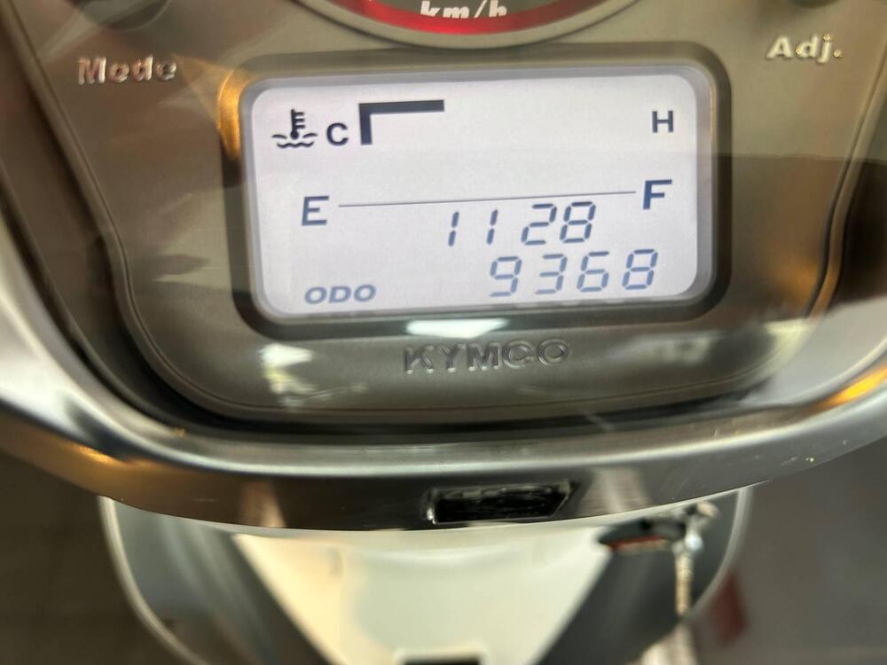 Kymco People 300i GT ABS (2016 - 20) (7)