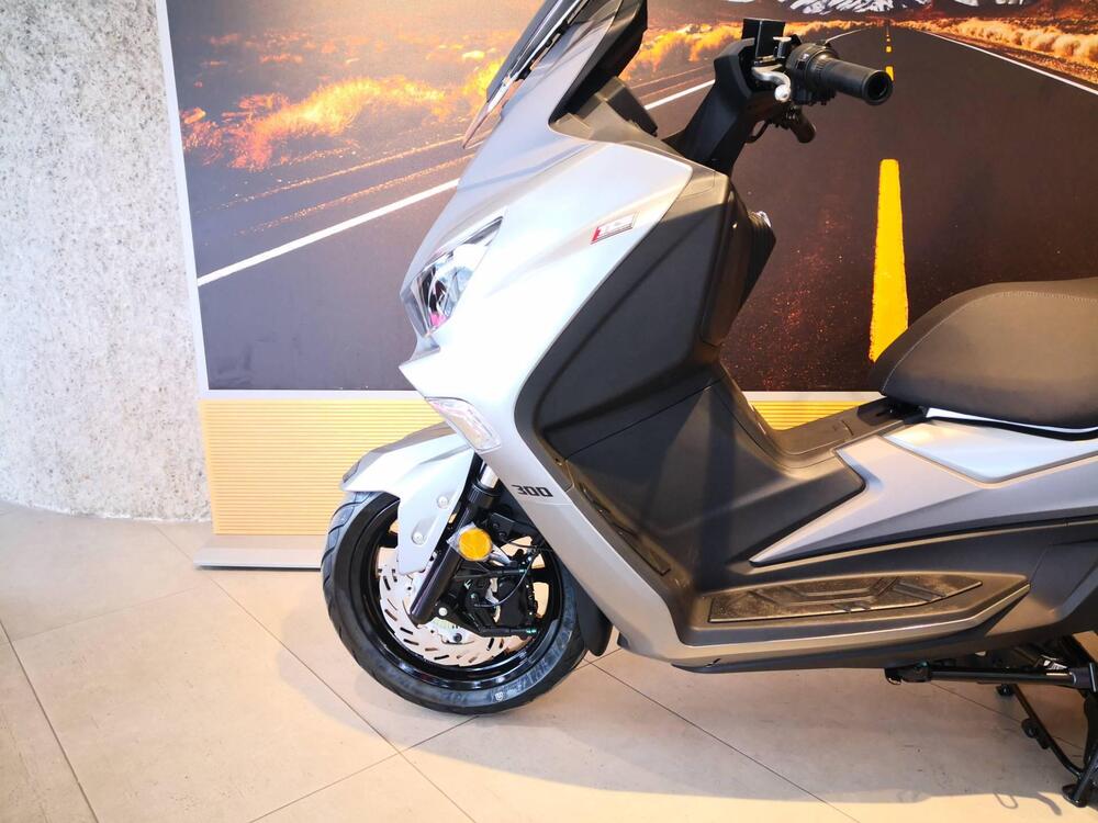 Sym Joymax 300 Z (2025 - 26) (10)