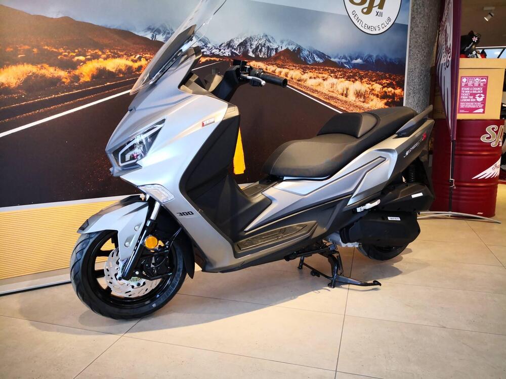 Sym Joymax 300 Z (2025 - 26) (11)