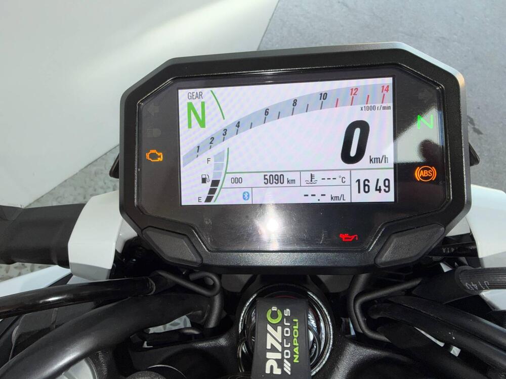 Kawasaki Z 500 SE (2024 - 26) (6)