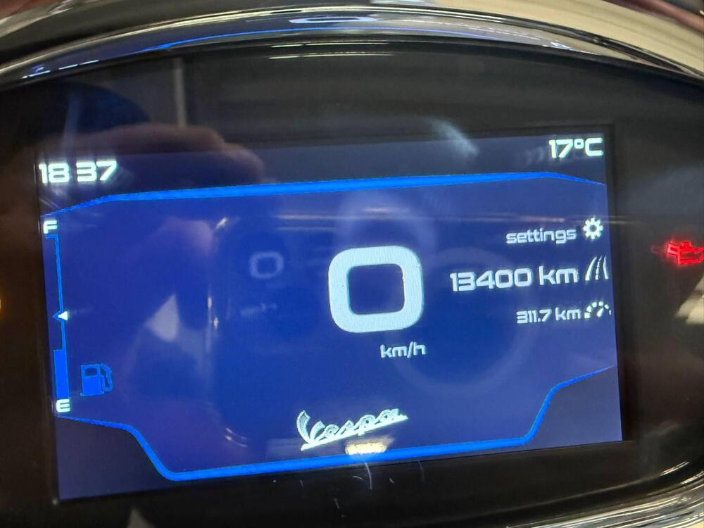 Vespa GTS 300 Supertech Hpe (2021 - 22) (3)