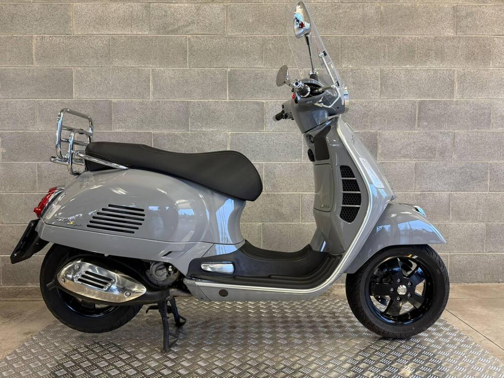 Vespa GTS 300 Supertech Hpe (2021 - 22) (2)