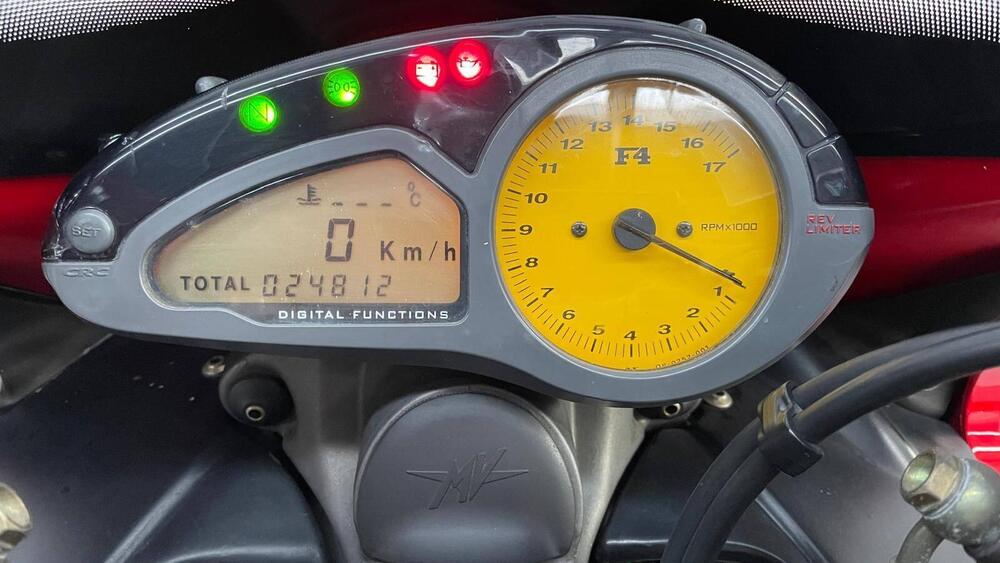 MV Agusta F4 750 S (2000 - 02) (13)