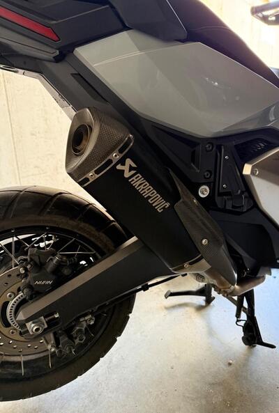Scarico completo akrapovic Honda X adv