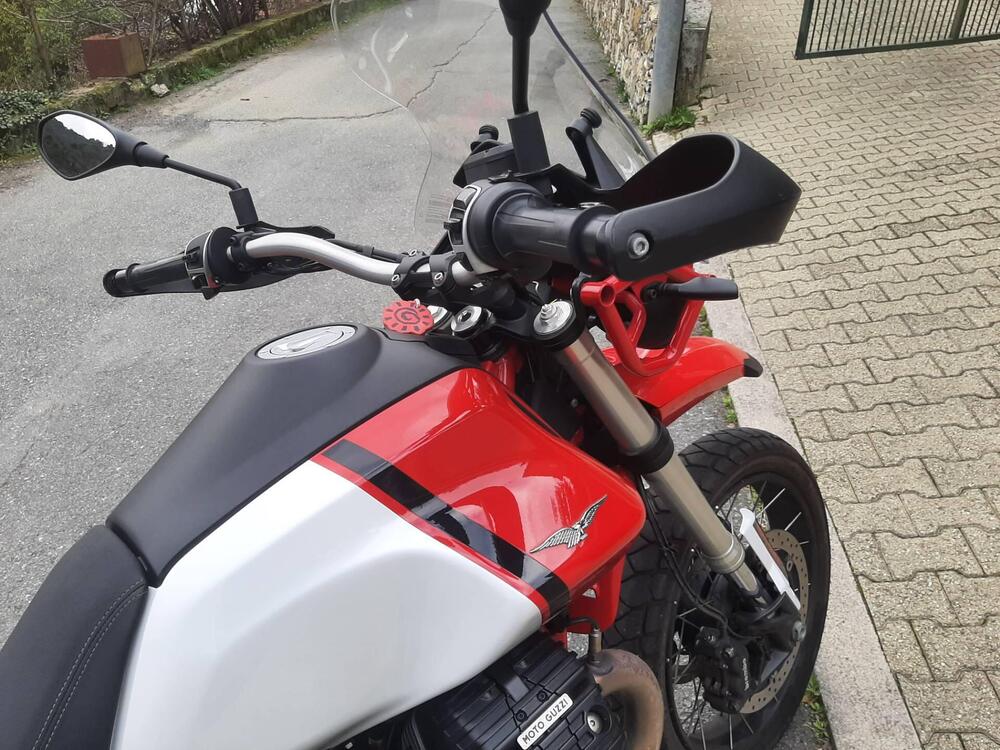 Moto Guzzi V85 TT (2021 - 23) (6)