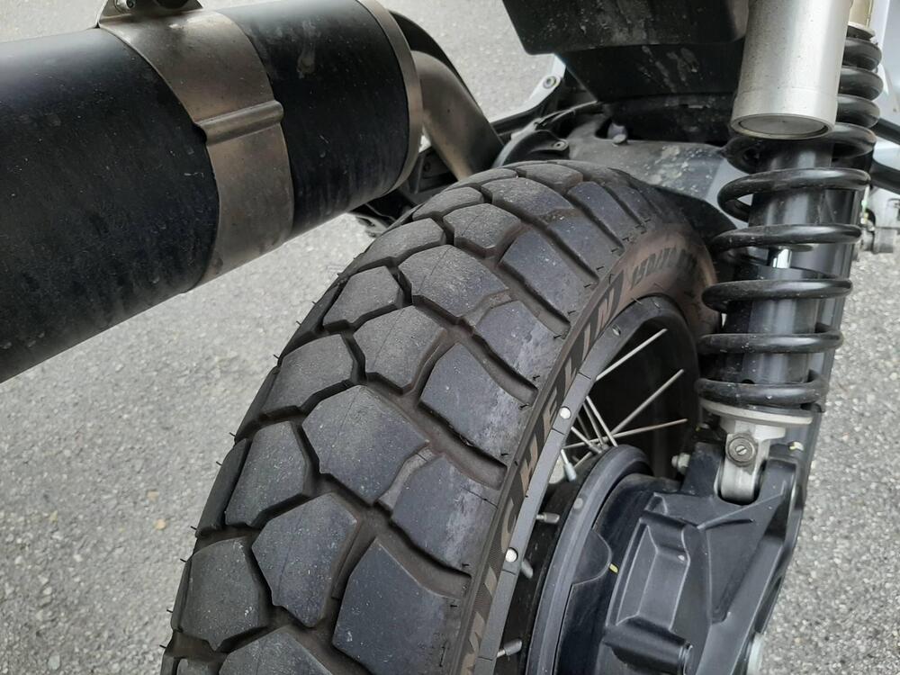 Moto Guzzi V85 TT (2021 - 23) (7)