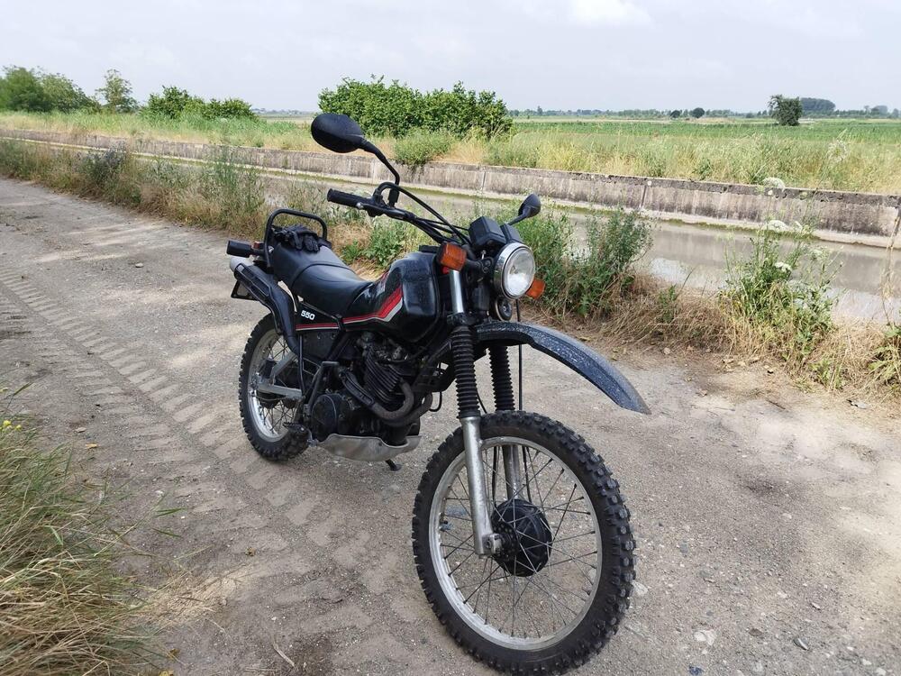 Yamaha XT 550