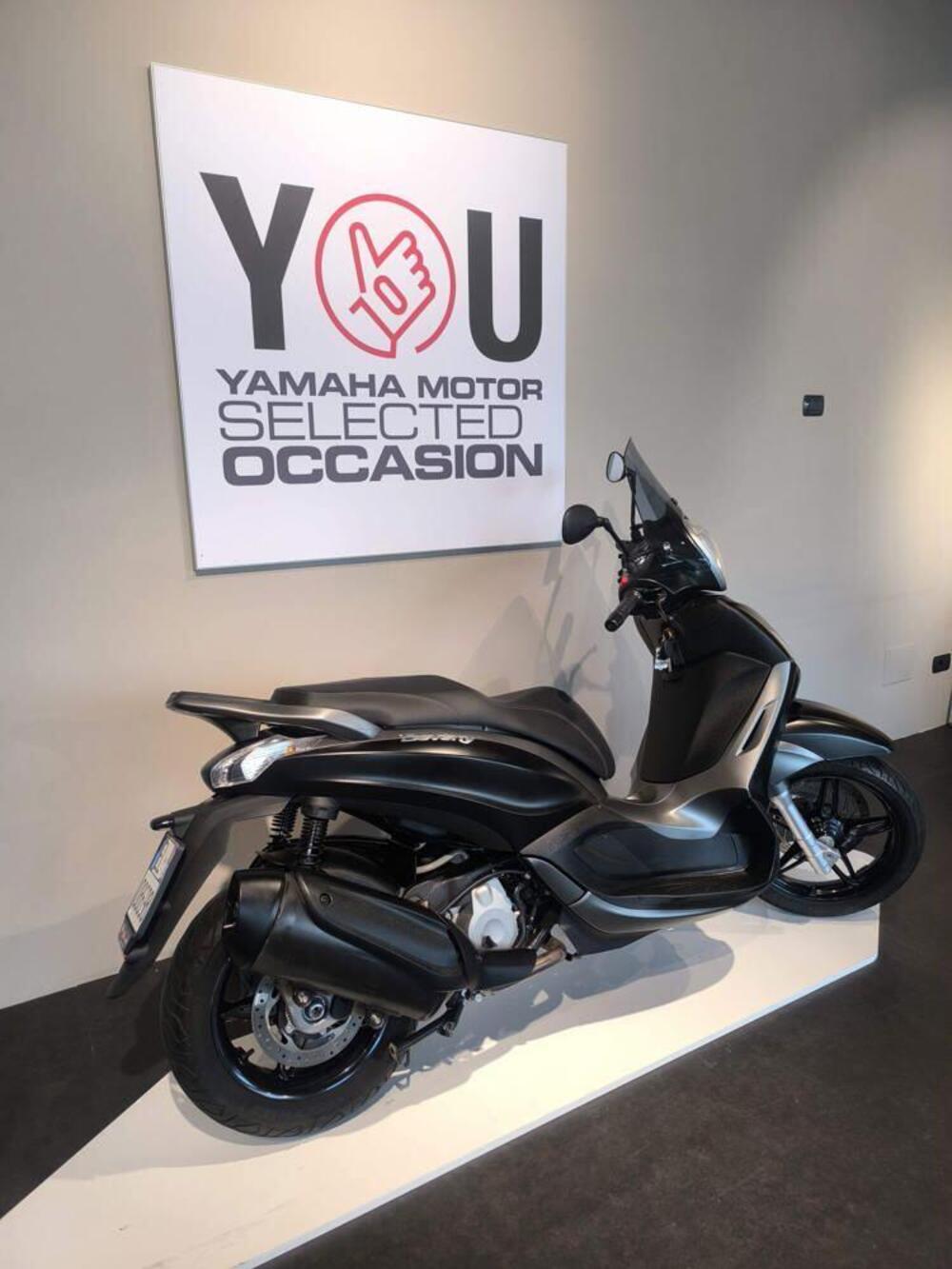 Piaggio Beverly 350 SportTouring ie ABS (2011 - 17) (2)