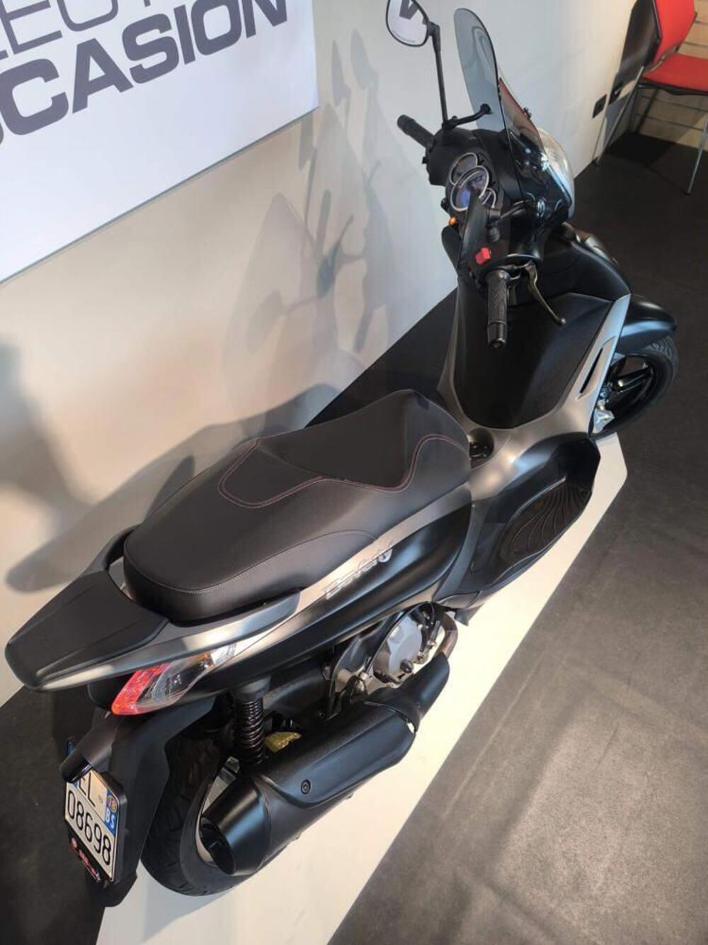 Piaggio Beverly 350 SportTouring ie ABS (2011 - 17) (4)