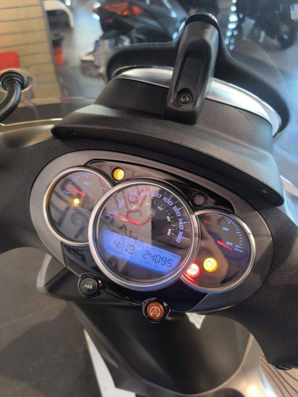 Piaggio Beverly 350 SportTouring ie ABS (2011 - 17) (6)