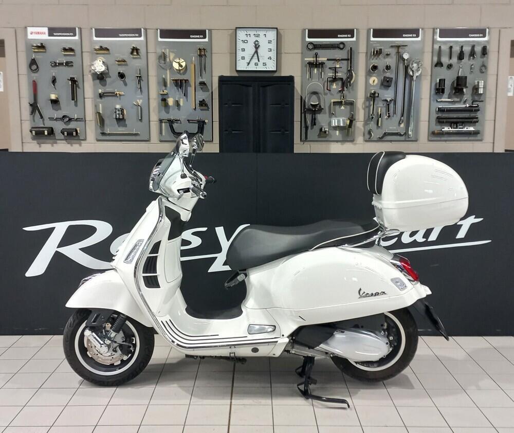 Vespa GTS 300 Super (2023 - 24) (2)