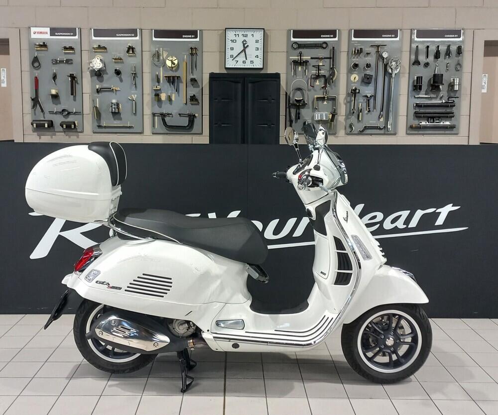 Vespa GTS 300 Super (2023 - 24)