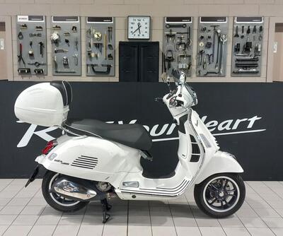 Vespa GTS 300 Super (2023 - 24) usata