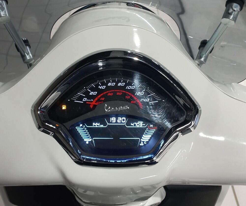 Vespa GTS 300 Super (2023 - 24) (4)