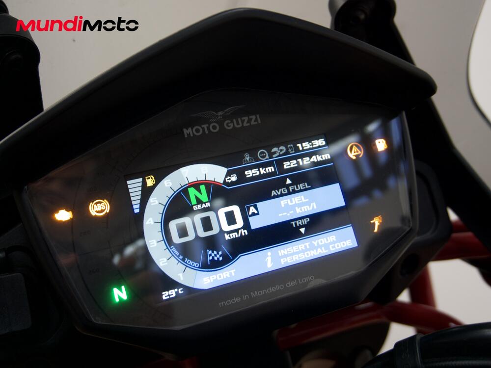 Moto Guzzi V85 TT Evocative Graphics (2021 - 23) (11)