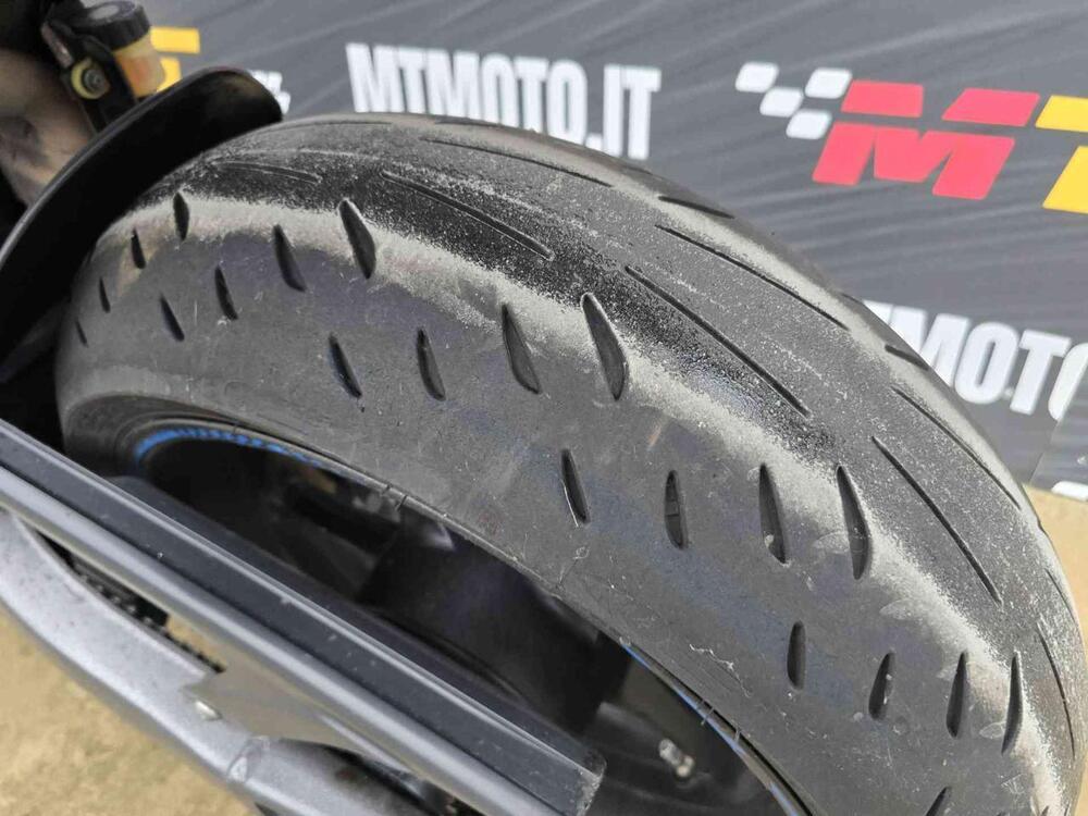 Yamaha YZF R1 (2007 - 08) (5)