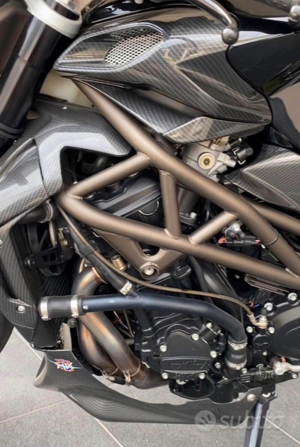 MV Agusta Brutale 990 R (2009 - 12) (2)